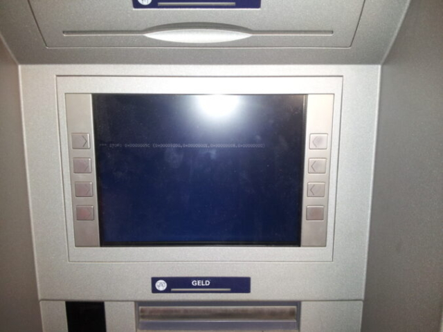 STOP Bluescreen auf einem Geldautomaten der Sparkasse.