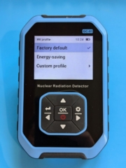 Blick auf das Display des FNIRSI GC-01 Nuclear Radiation Detectors mit der Rad Pro Firmware - HV profile