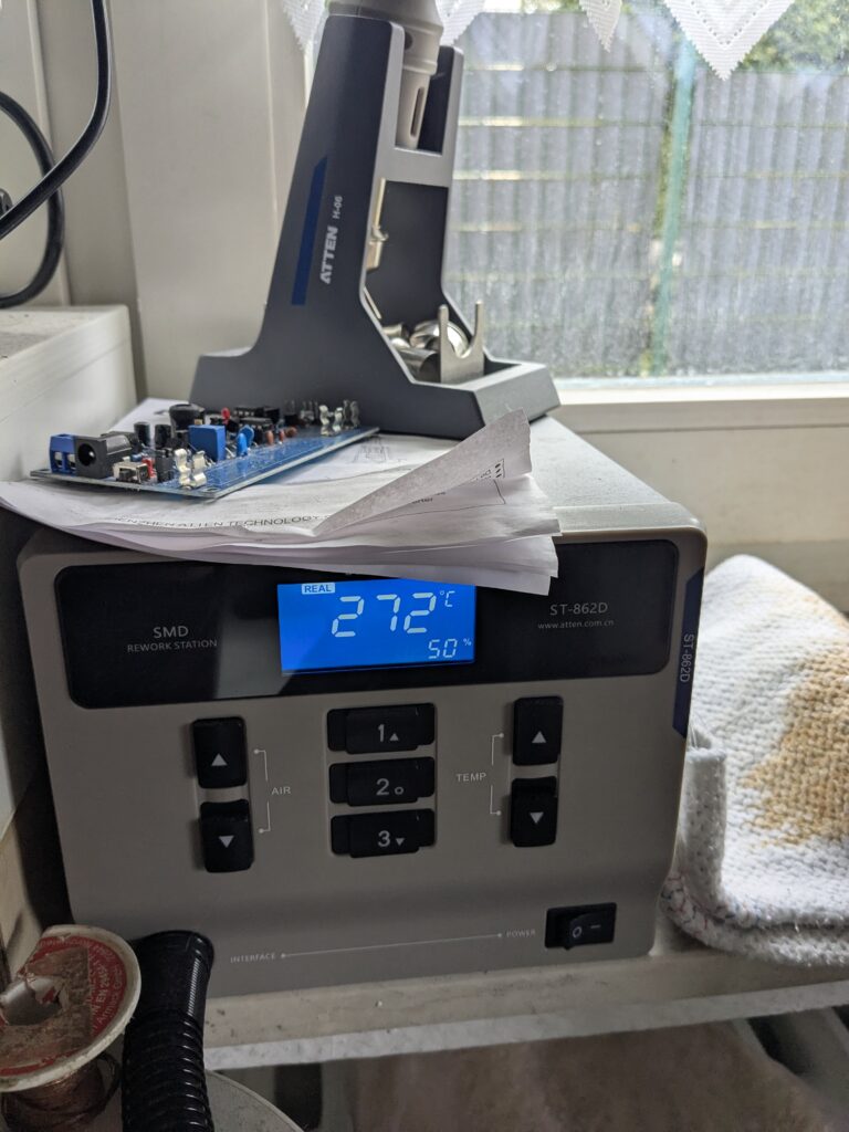 Atten ST-862D Heissluft-Rework-Station zum Ausloeten des STC15L104W